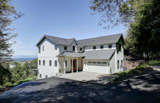 Luxury Seattle Retreat with Views and Bonus Suite - 4