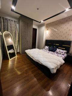 Luxe King Size Bed Suite Full 1BHKD Apartment - 3