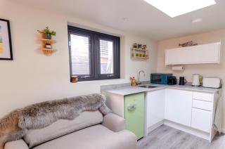 Katrins Nest - close to the sea and independent eateries - brand new - 4