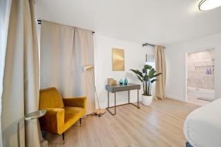 Hidden South Bay Gem near Manhattan and Redondo Beach - 1