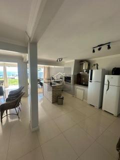 Casa frente mar, pé na areia com 6 dormitórios - 0