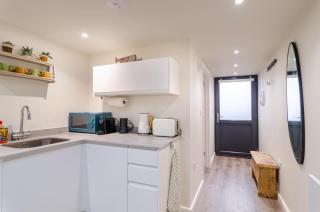 Katrins Nest - close to the sea and independent eateries - brand new - 2