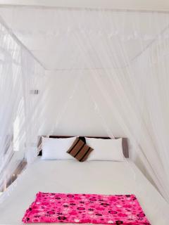 Racy Nature Cottage - 4