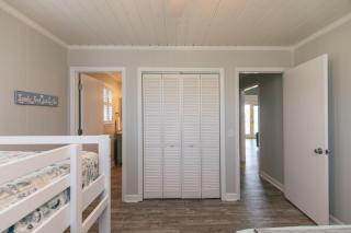 Barefoot Bungalow - 6