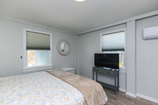 Barefoot Bungalow - 4