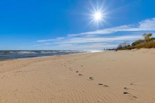 Steps to Beach - Two Rivers Lakeview Cottage - 0