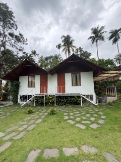 Woodlyn Homestay & Boating - 2