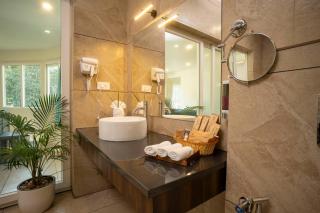 Eeleem Resorts and Spa, Munnar - 4