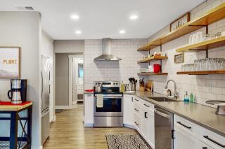 Mountain view, 5-bedroom home with sauna - 9