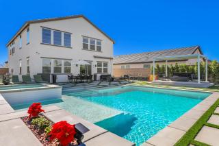 Villa Novello-Modern 4BR Home-Pool, Spa, Pickleball & Game Loft - 6