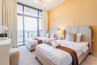 Champions' Apartment - Balcony Sunsets - Rooftop Pools - Modern Oasis - Family Heaven - Full Canal Views - 2 min walk from Space42 Arena - 6