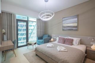 Elegant One-Bedroom Sea View Retreat on Palm West - 8