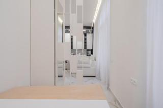 Apartment KeyGo #0198 next to the Opera House - 1