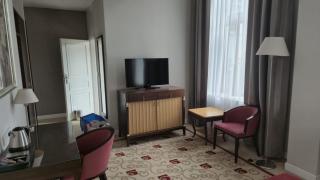 WHITE GLOVE H Dyplomata - 7