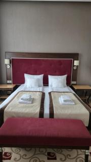 WHITE GLOVE H Dyplomata - 5