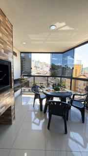 Apto das Orquídeas- 3 Quartos climatizados - Apto espaçoso,confortável com sacada de frente com duas amplas janelas, com a mais bela vista para avenida principal! - 2