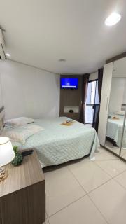 Apto das Orquídeas- 3 Quartos climatizados - Apto espaçoso,confortável com sacada de frente com duas amplas janelas, com a mais bela vista para avenida principal! - 1