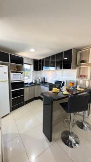 Apto das Orquídeas- 3 Quartos climatizados - Apto espaçoso,confortável com sacada de frente com duas amplas janelas, com a mais bela vista para avenida principal! - 7