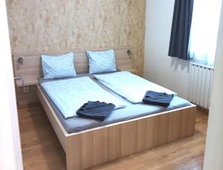 Prime Stay - Modern 2 Bedroom Apartment with Balcony - 8