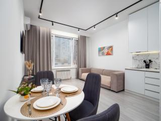 8 Luxury Suites by MEGA Mall - 6