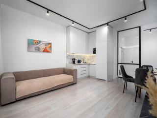 8 Luxury Suites by MEGA Mall - 7