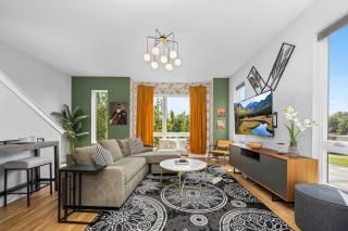 Stylish 4BR - Rooftop Deck Near Downtown - 0