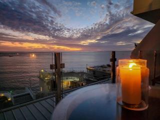 Cozy and stylish with exceptional views! - 0