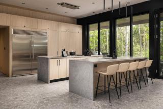 Luxury 8BR Lakefront Cottage, Hot tub, Sauna, Gym - 9