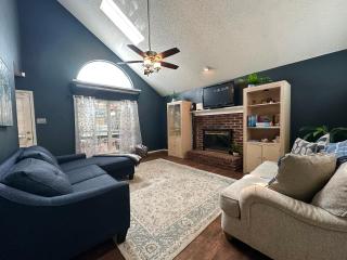 Epic Location Cool Pool, 6Flags, Rangers, Cowboys - 8