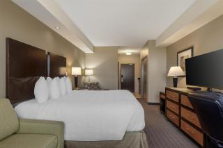 Best Western Plus Moose Jaw - 1