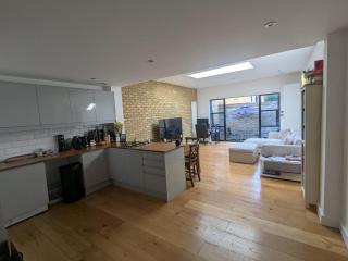 Lovely flat in North Clapham - 0
