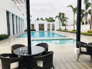 Stylish Home via a Samborondon - 1