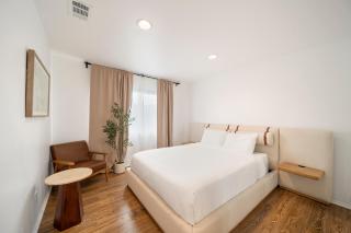 Bay Breeze Hideaway - 1