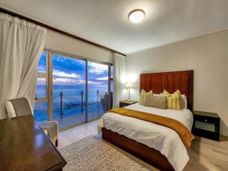 Cozy and stylish with exceptional views! - 1