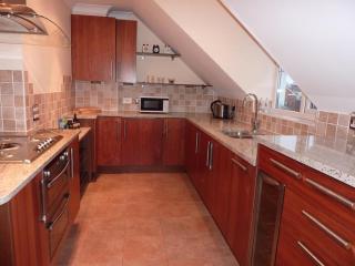 Basingstoke Apartments - St Raphael House 1 bed, City Centre Charming Apartments - 8