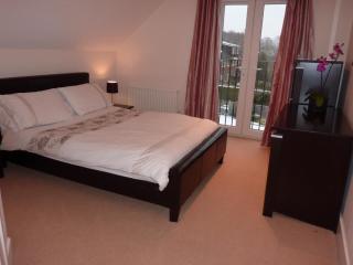 Basingstoke Apartments - St Raphael House 1 bed, City Centre Charming Apartments - 6