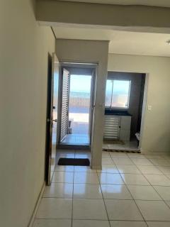 A poucos passos da praia, moderno e confortável - 9