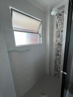 A poucos passos da praia, moderno e confortável - 3