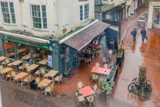 Seaside Stays in the Heart of Town - 0