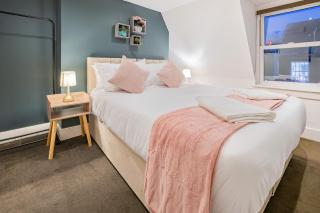 Seaside Stays in the Heart of Town - 2