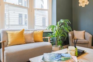 Seaside Stays in the Heart of Town - 1