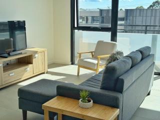 Melrose park olympic stay FREE parking - 2