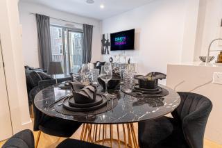 Cozy Brooklyn Getaway with Balcony - 2