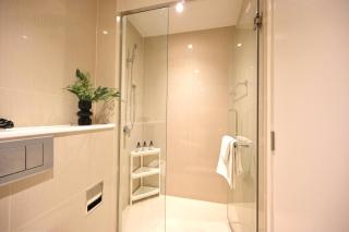 5min Metro | KingBed | Kitchen full | Netflix WiFi - 2