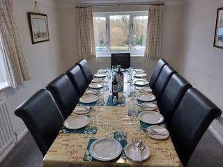 Waterside Cottage - Sleeps 11 on Grand Union Canal - 3