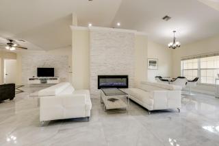 Outdoor Kitchen and Patio Loxahatchee Oasis! - 6