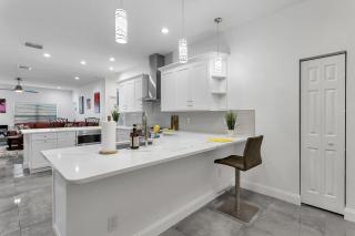 roomstr Vermont Suite 1 Bedroom in South Tampa with Private Full Bathroom & FREE COFFEE - 4