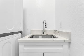 roomstr Vermont Suite 1 Bedroom in South Tampa with Private Full Bathroom & FREE COFFEE - 3