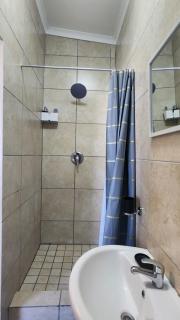 Sunnyridge Sky East London - 2