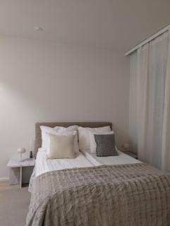 HENNIINA V New & Modern - 5